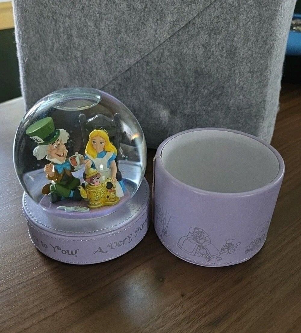 Disney Alice in Wonderland Jewelry Box/Snow Globe A Very Merry Unbirthday To You - Picture 6 of 10